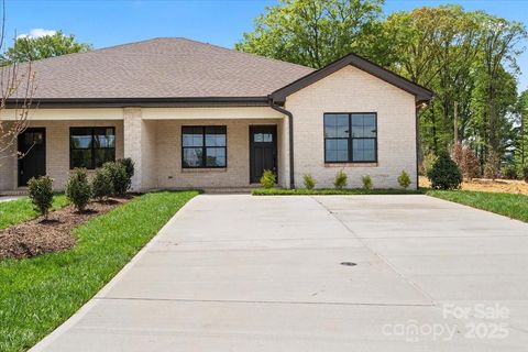 2429 Ellen Avenue Charlotte NC 28208