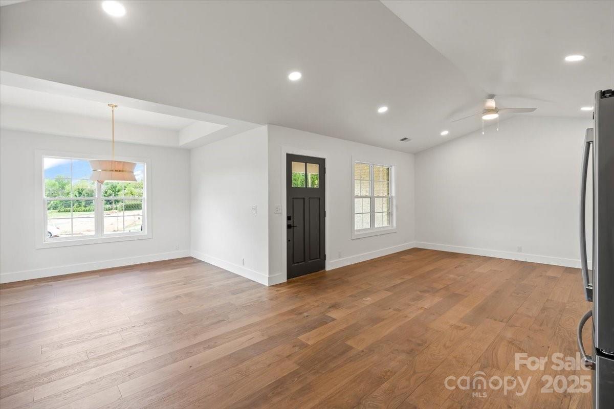 2429 Ellen Avenue