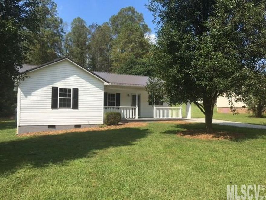 Ranch style home in great location. This 3 BR 2 Bath home is located conveniently to the down town area as well as the Wilson Creek area.  The home has been mostly remodeled with a new heat pump, metal roof, all the flooring replaced, and painting inside and out.  The large lot is completely level for easy maintenance.  Great buy on this well conditioned home.