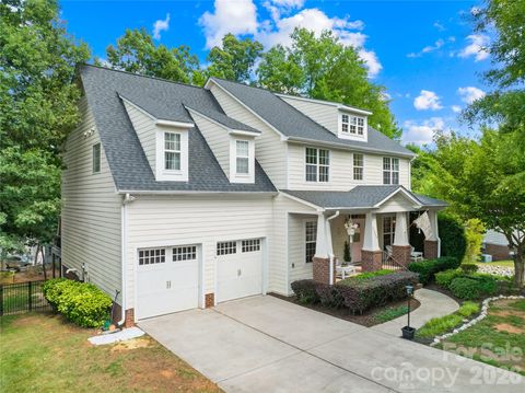 Photo of 1314 Oak Leaf Lane, Salisbury, NC 28146 (MLS # 4394174)
