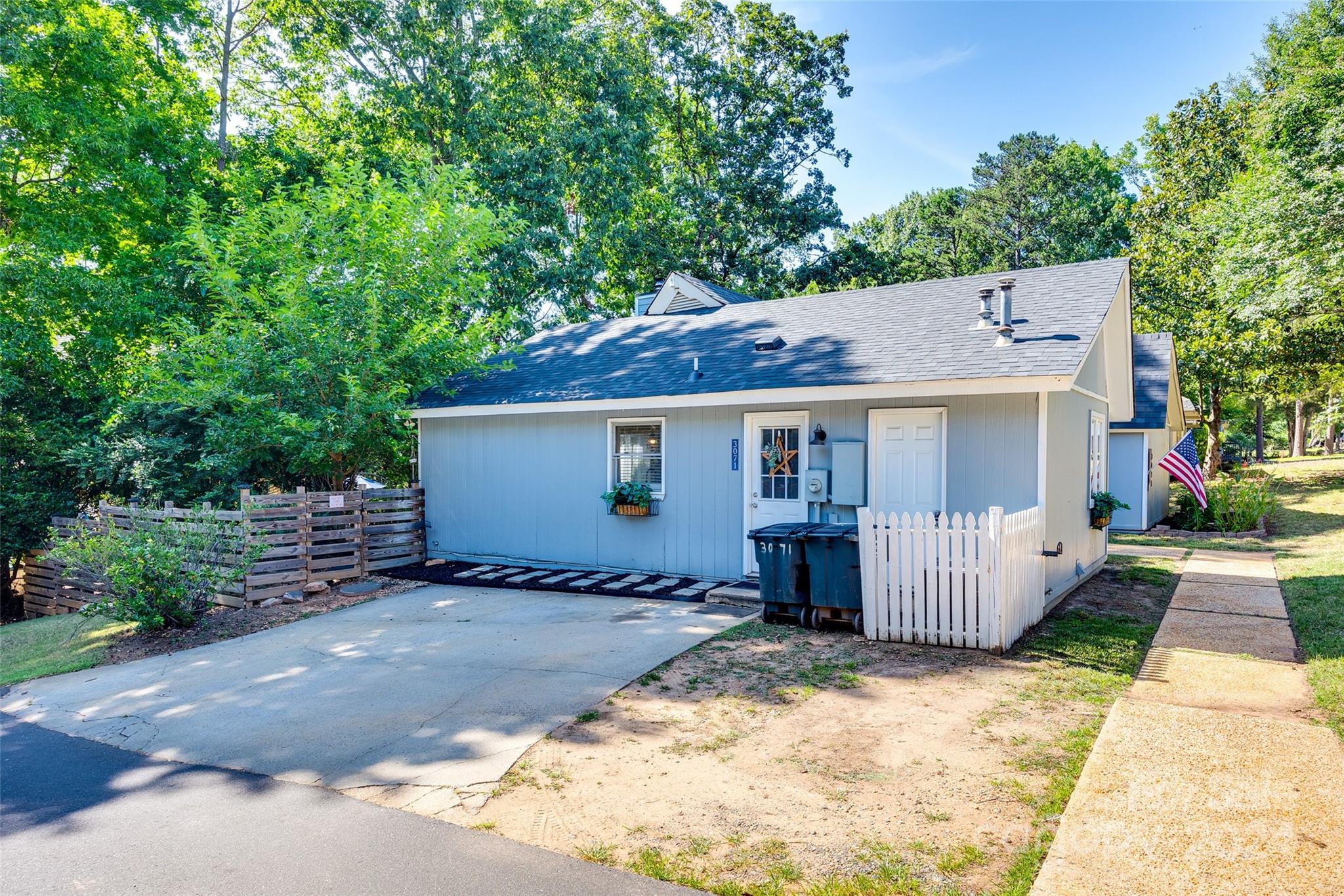 Tega Cay - Residential