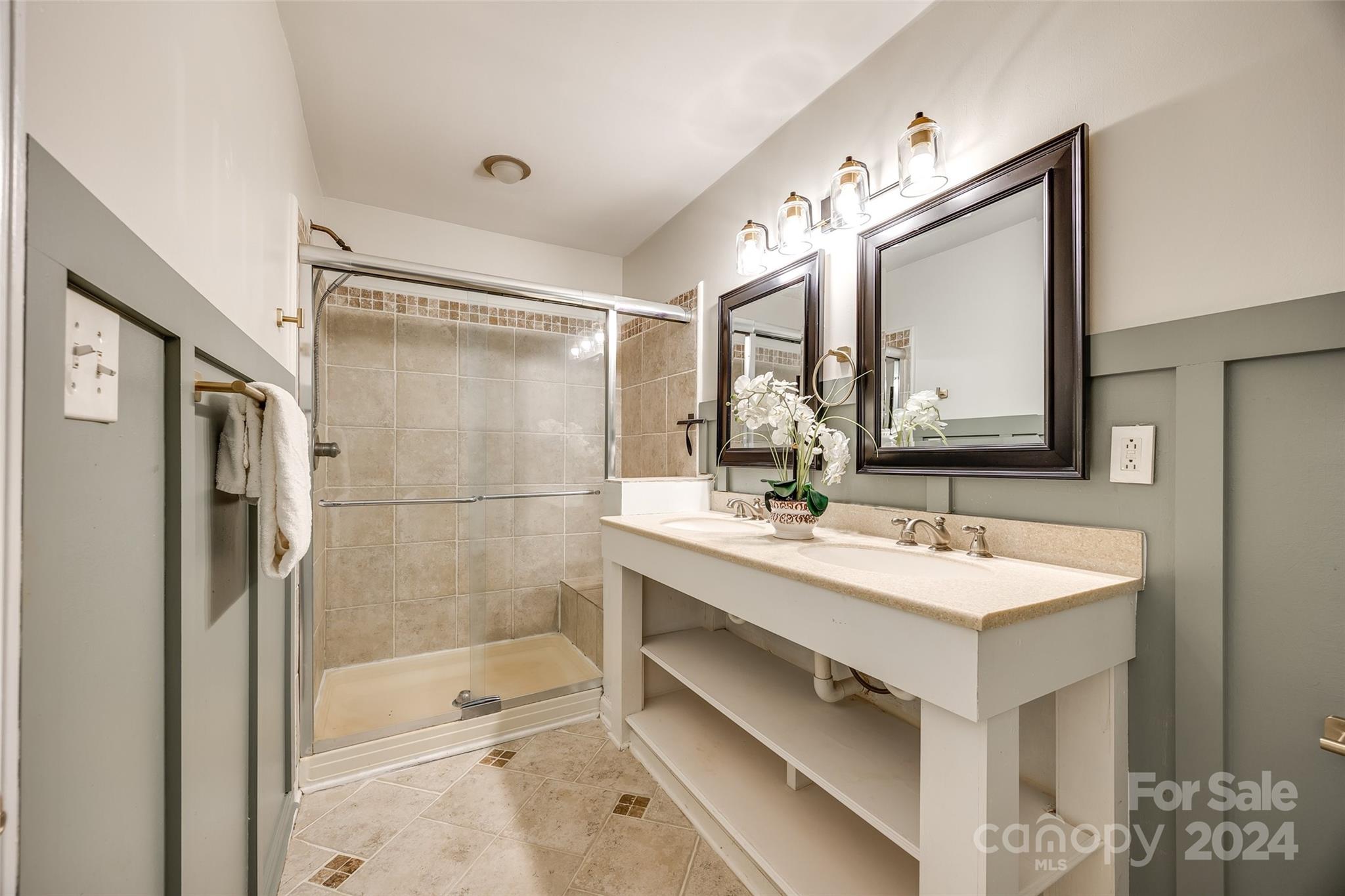 Tega Cay - Residential