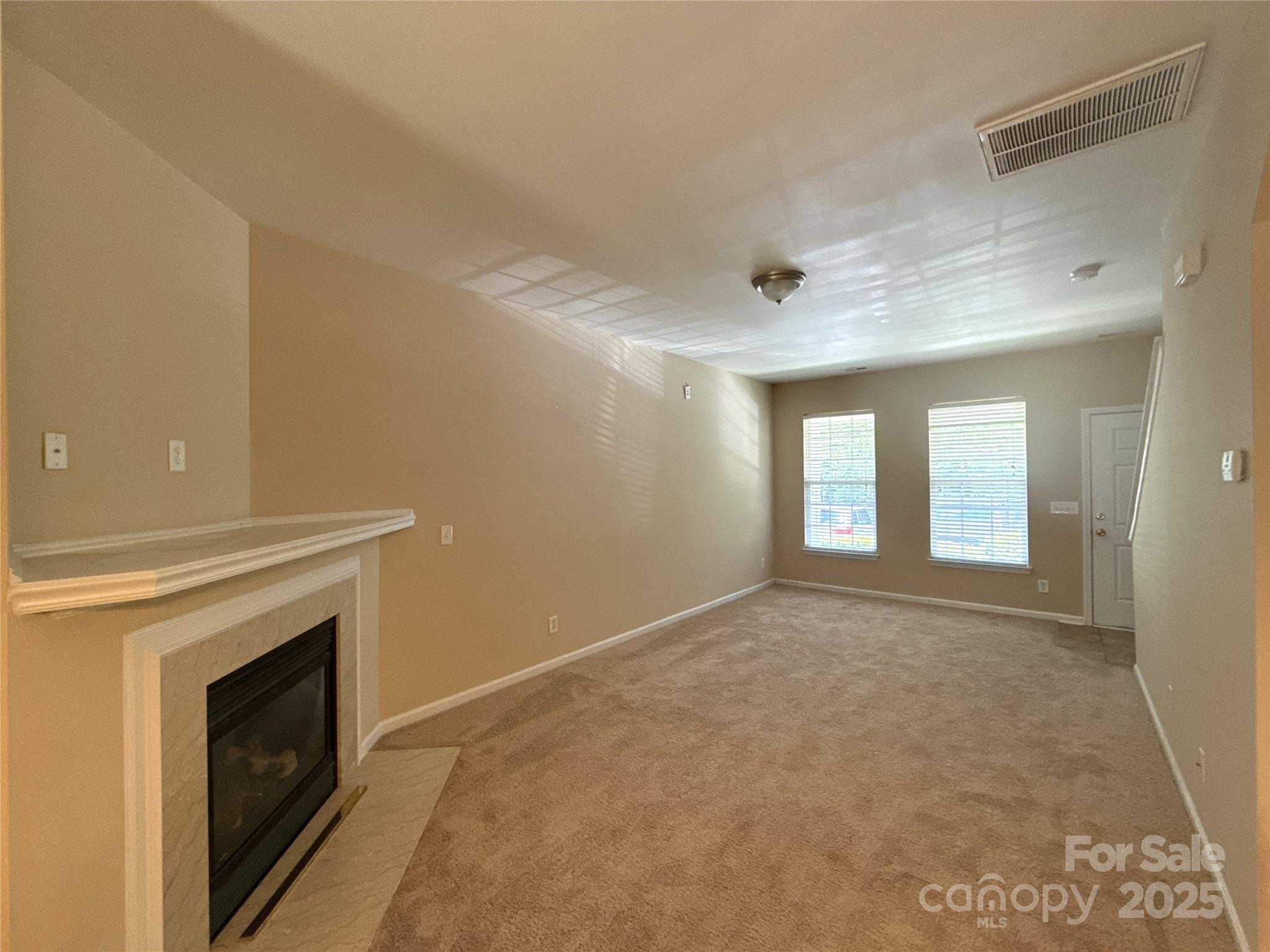 3527 Creeping Flora Lane