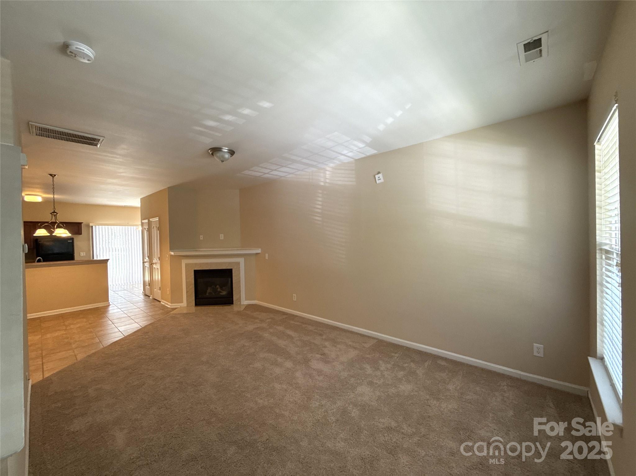 3527 Creeping Flora Lane