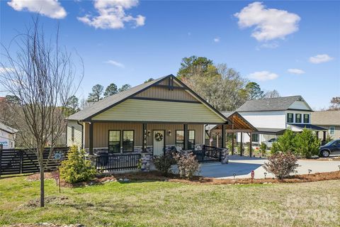Photo of 1709 N New Hope Road, Gastonia, NC 28054 (MLS # 4355279)