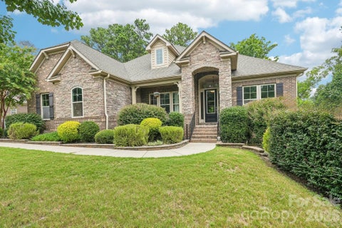 Photo of 16521 Governors Club Court, Charlotte, NC 28278 (MLS # 4410451)