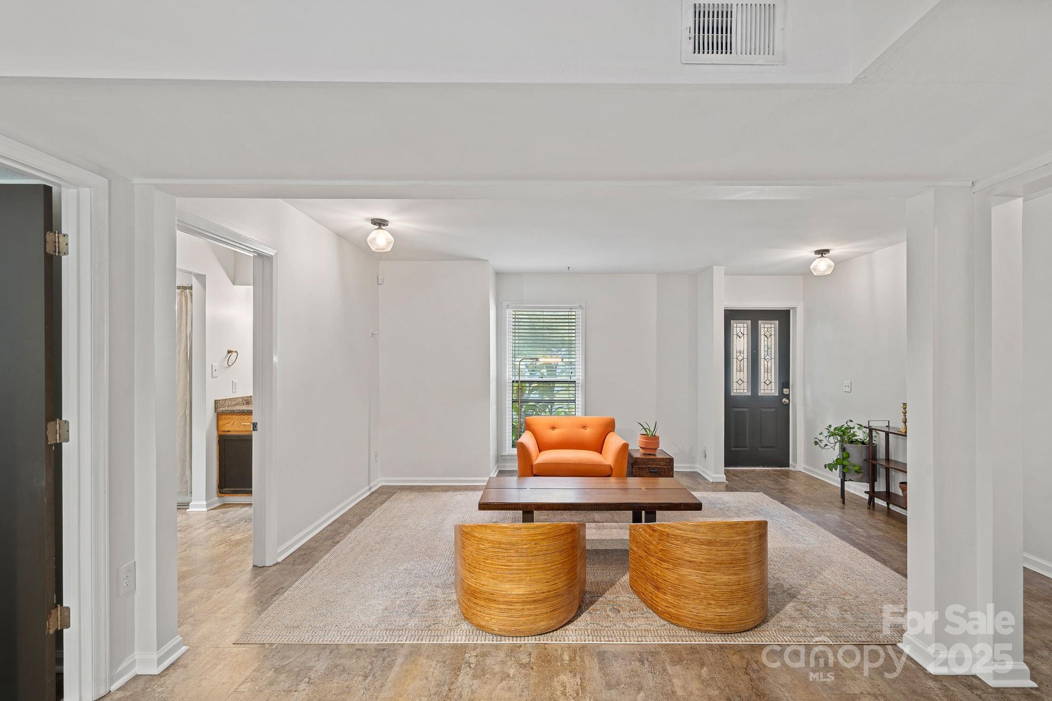 726 Charter Place
