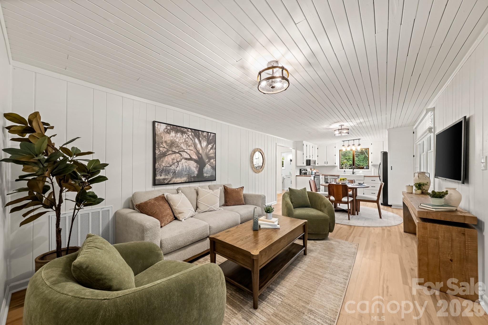 10718 Lancaster Highway