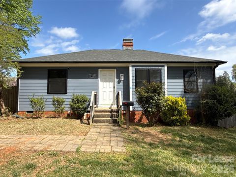 Photo of 2520 Brentwood Place, Charlotte, NC 28208 (MLS # 4349375)