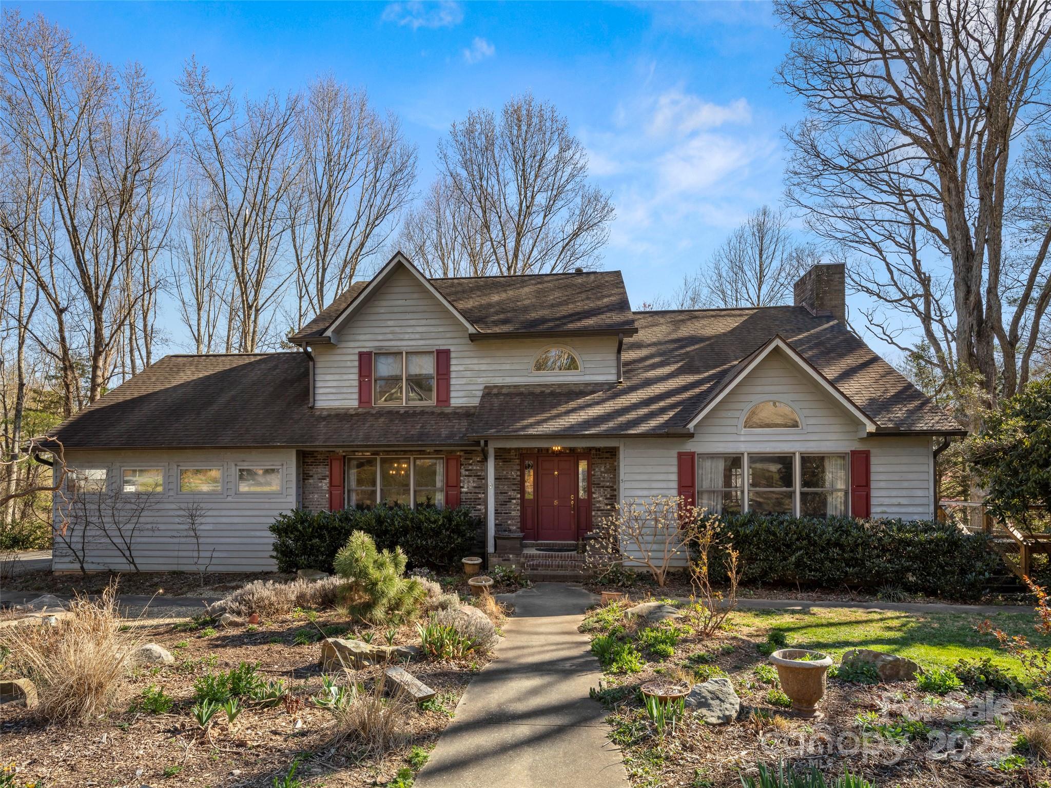 5 Spring Cove Court
