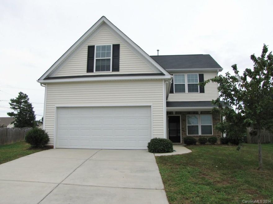 Rent Special!: No rent until April with move-in by 2/27/15 and a 13-20 month lease! Home on a cul-de-sac lot offers a large privacy-fenced back yard, and is within walking distance of a highly-rated elementary school! Features include hardwoods, archway details, a formal dining room, and a kitchen w/granite counters and a tile backsplash. Family room has a fireplace w/a TV niche above. The master suite includes a walk-in closet, and a bath w/dual sinks, tub and shower.