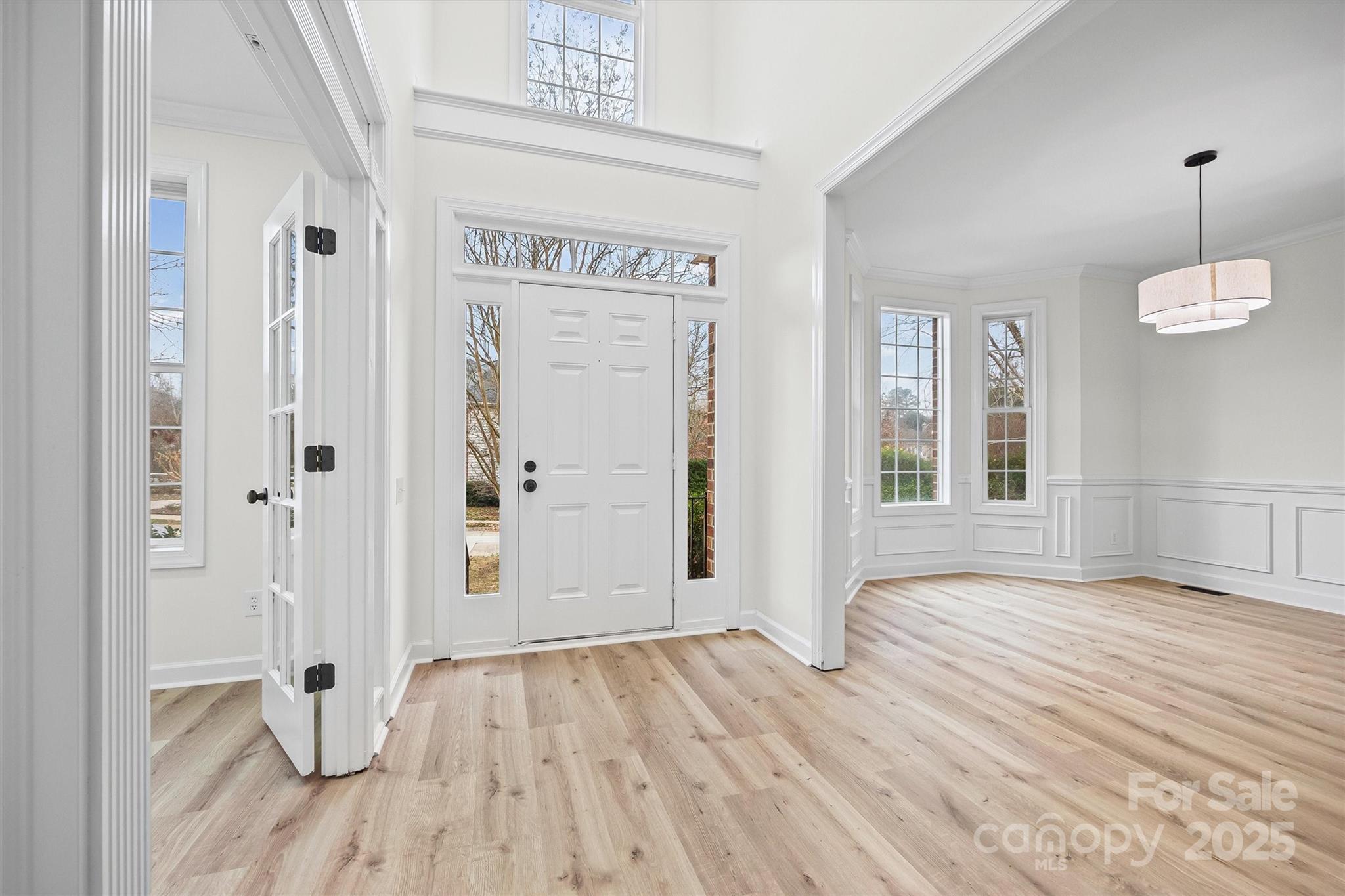 2520 Barrington Court