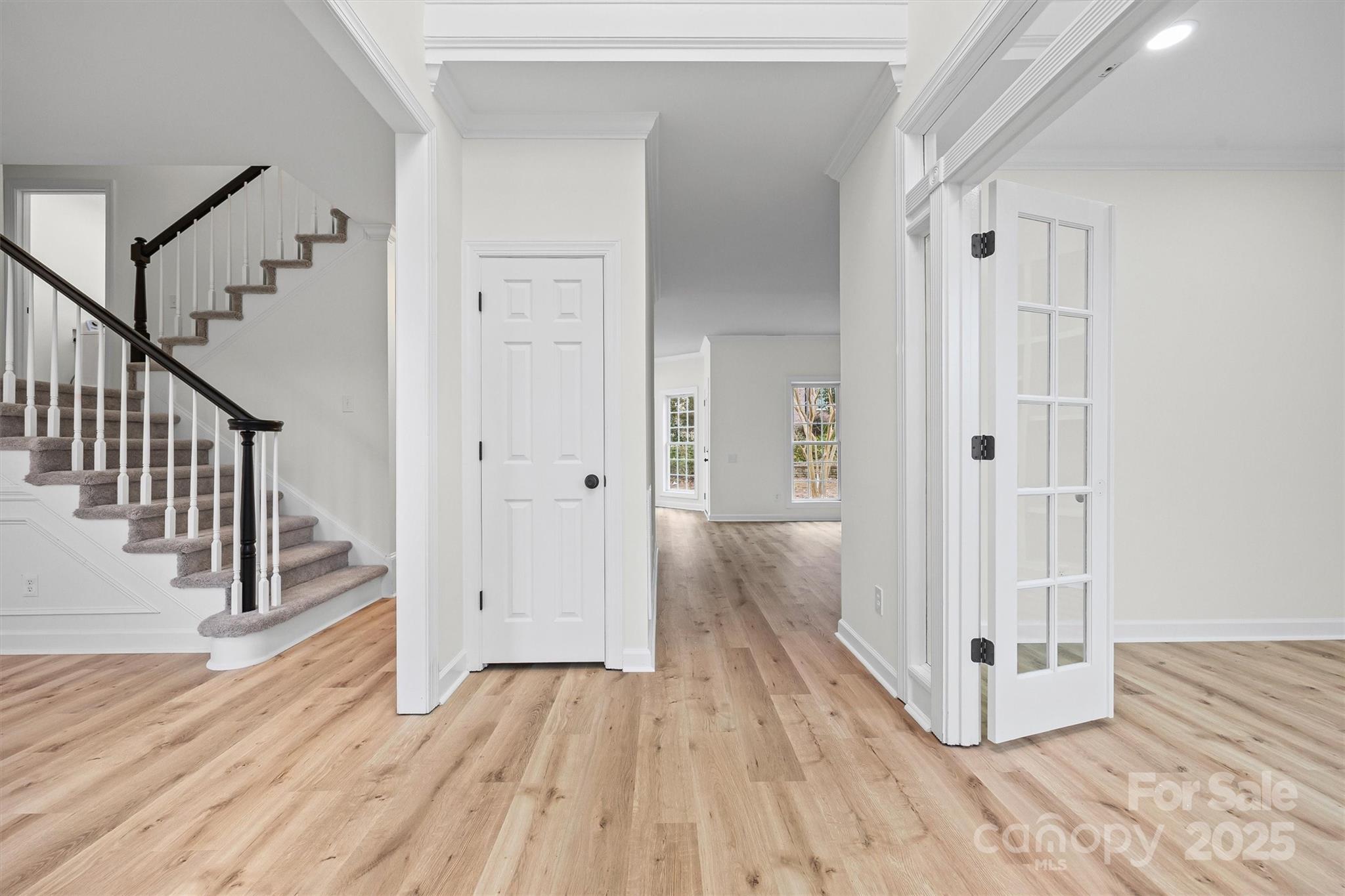 2520 Barrington Court