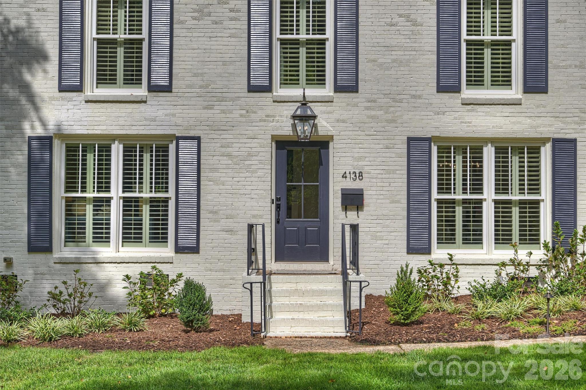 4138 Wall Street