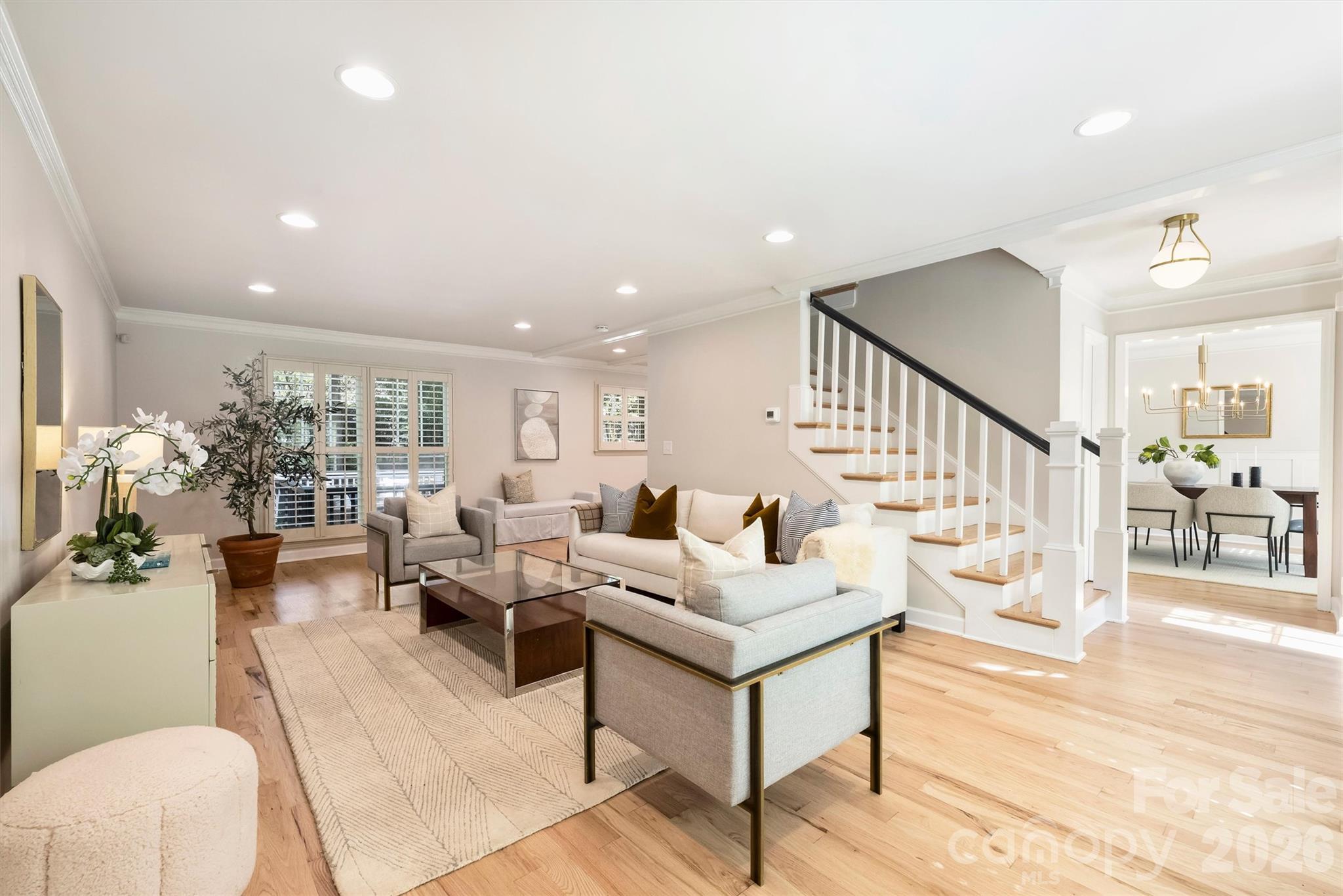 4138 Wall Street