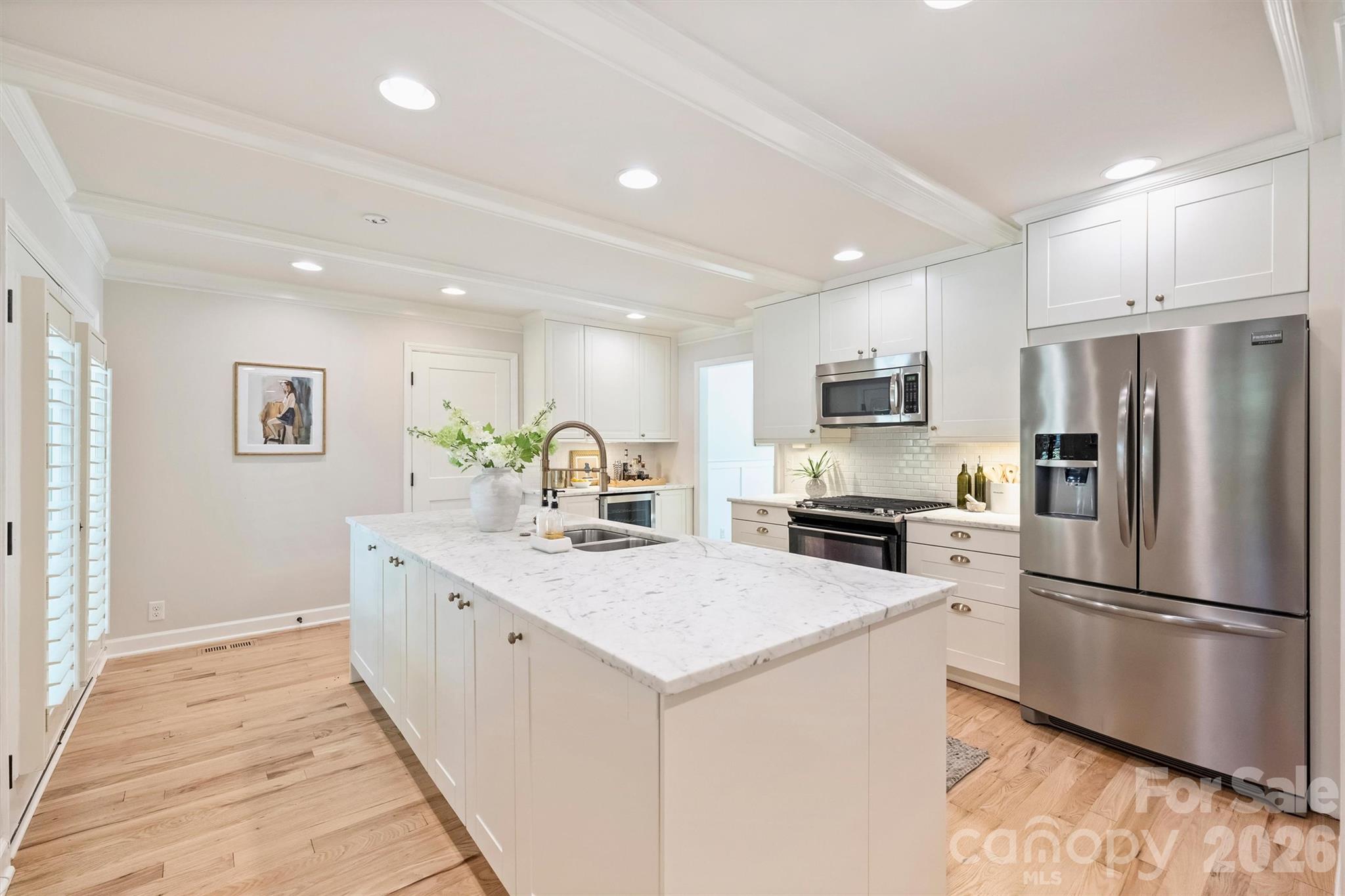 4138 Wall Street