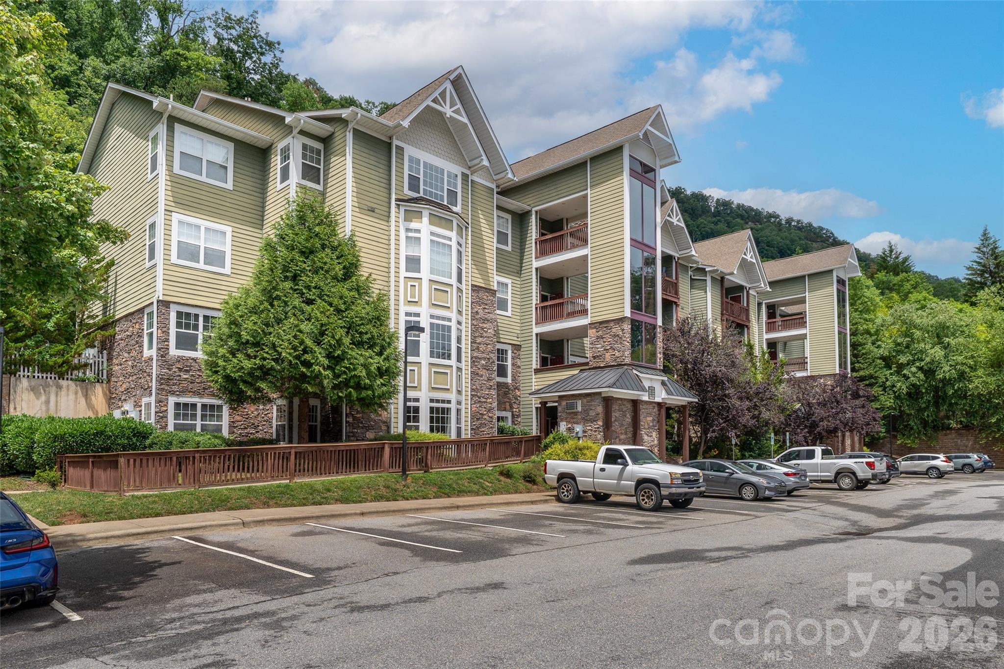 2000 Olde Eastwood Village Boulevard C-206
