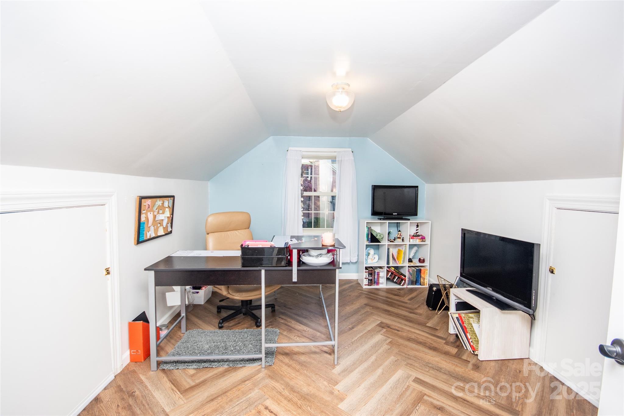 Valley Stream - Residential