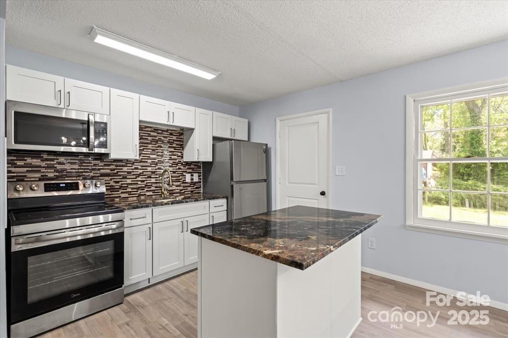 2515 Danforth Lane