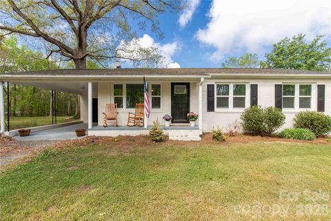 Photo of 1143 Potter Road, Lancaster, SC 29720 (MLS # 4365057)