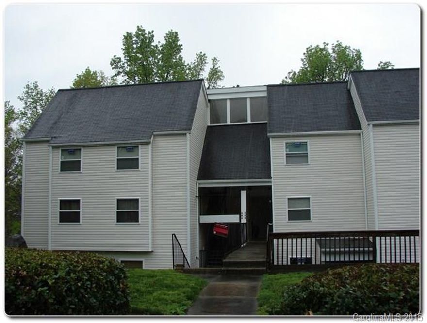 1 Bed 1 Bath Condo in Pawtuckett on The Green. Home needs many repairs but could make a great investment.