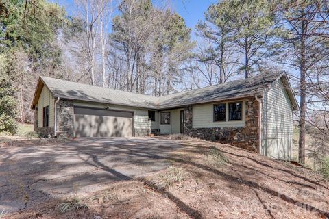 Photo of 225 Sheepnose Drive, Lake Lure, NC 28746 (MLS # 4362249)