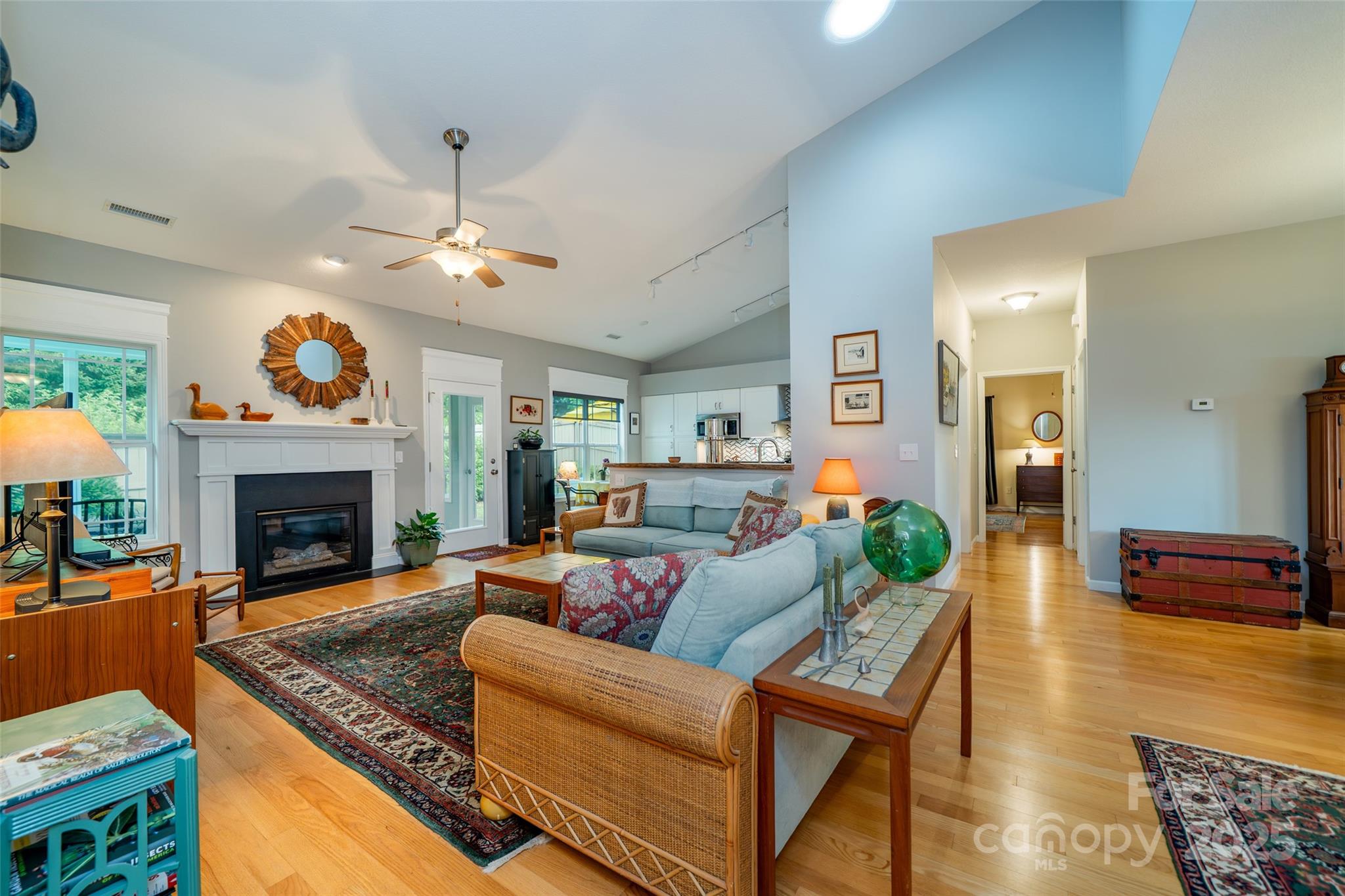 89 Weaver Village Way