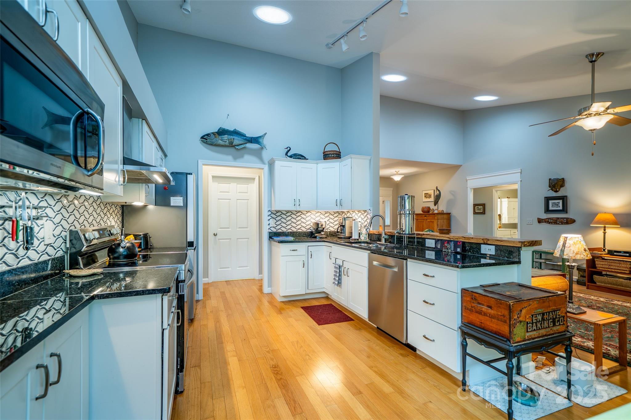89 Weaver Village Way