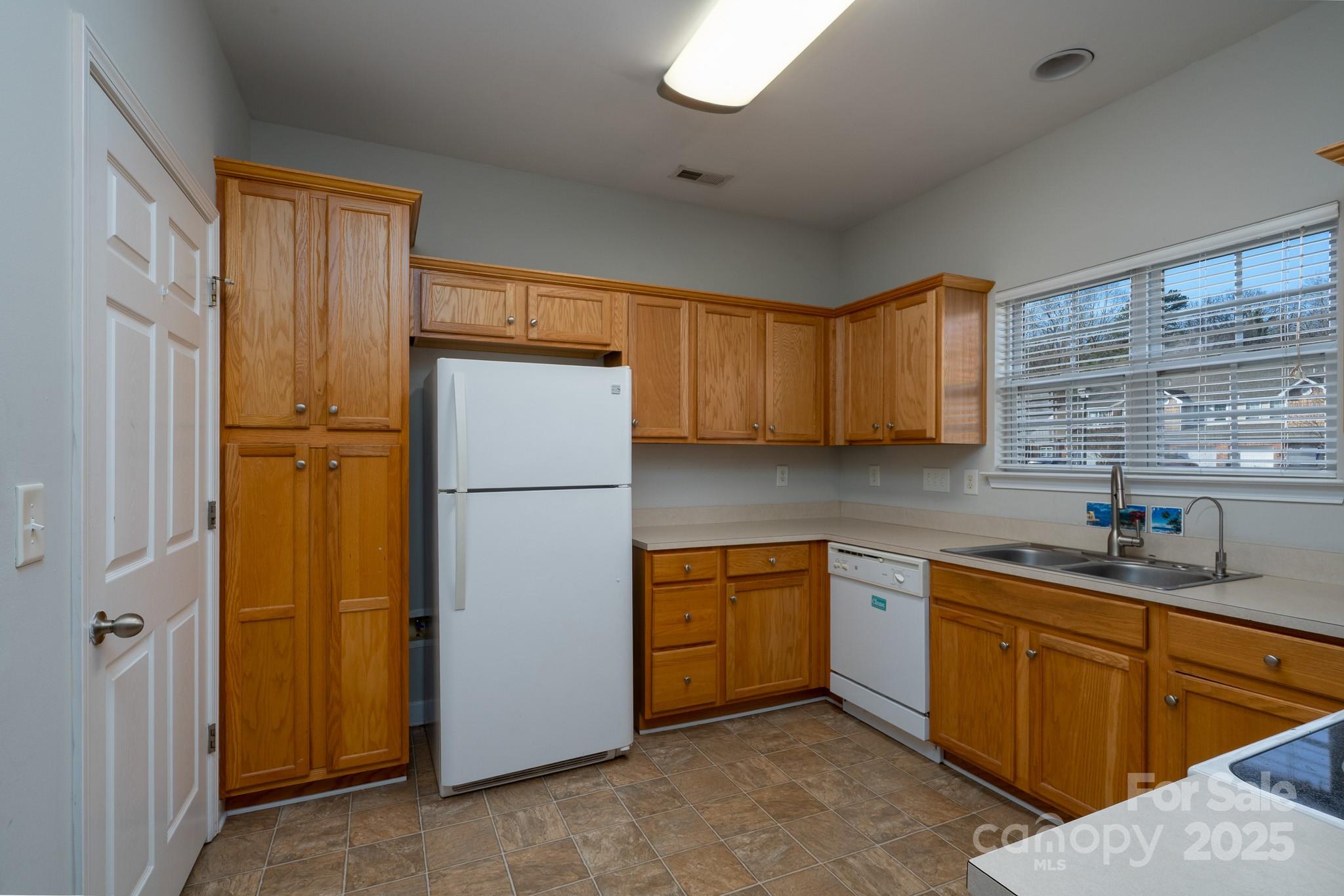 347 Valley Brook Lane SE