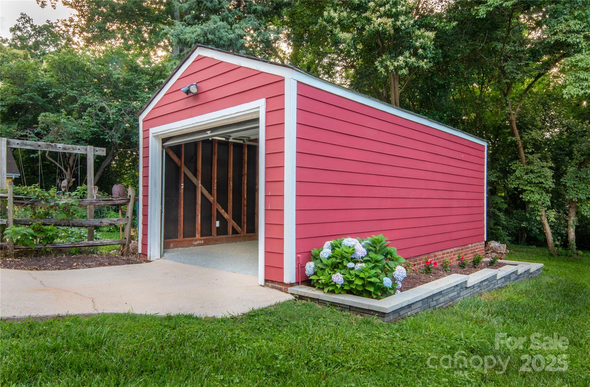 2115 Arnold Drive