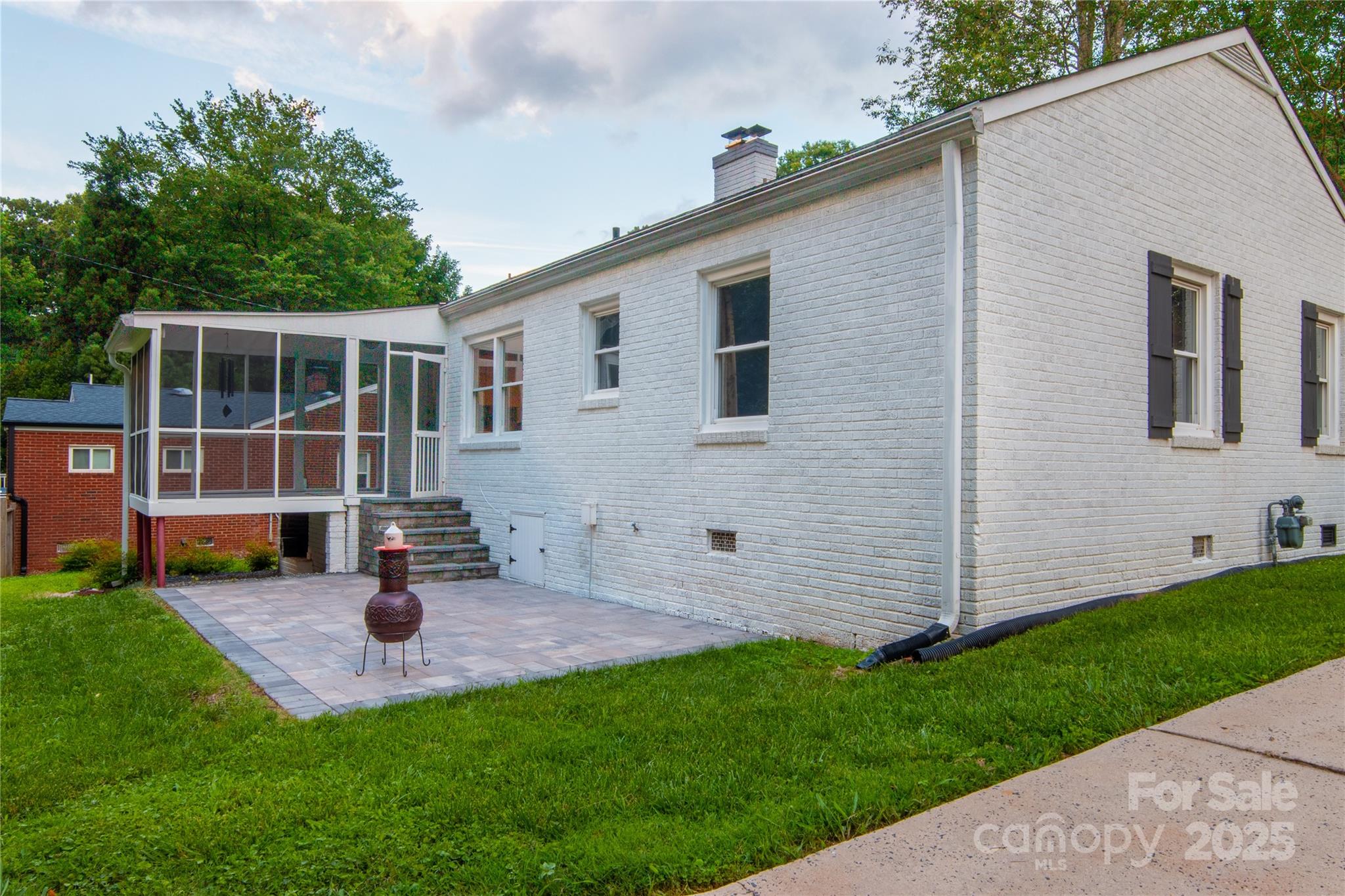2115 Arnold Drive