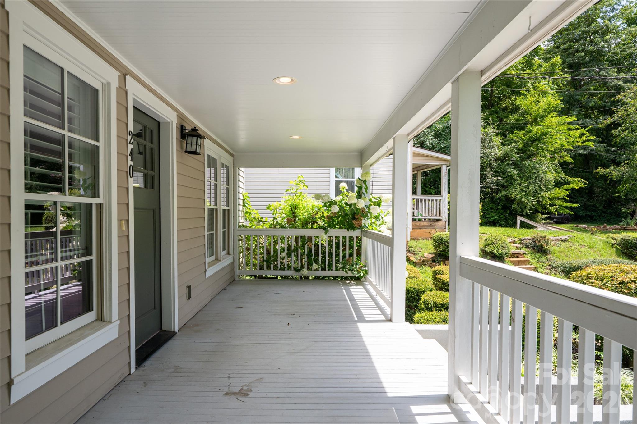 240 S Beaumont Street