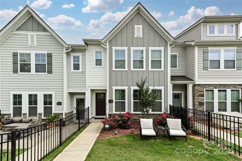 Townhouse in Charlotte NC 1827 Catawba Avenue.jpg