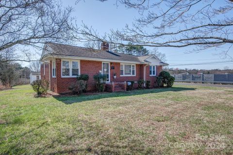 Single Family Residence in Gastonia NC 1817 Burt Avenue.jpg