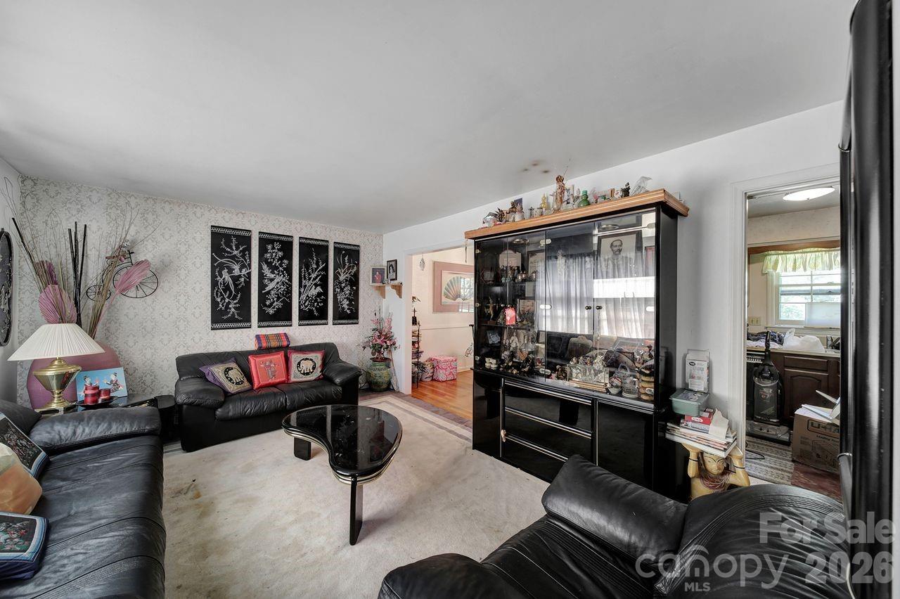 6010 Red Carriage Lane