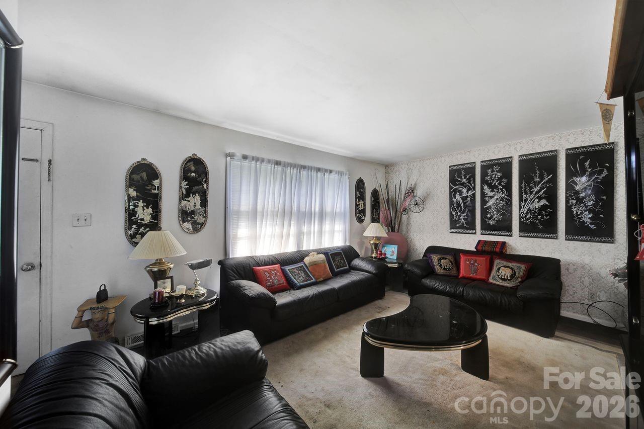 6010 Red Carriage Lane