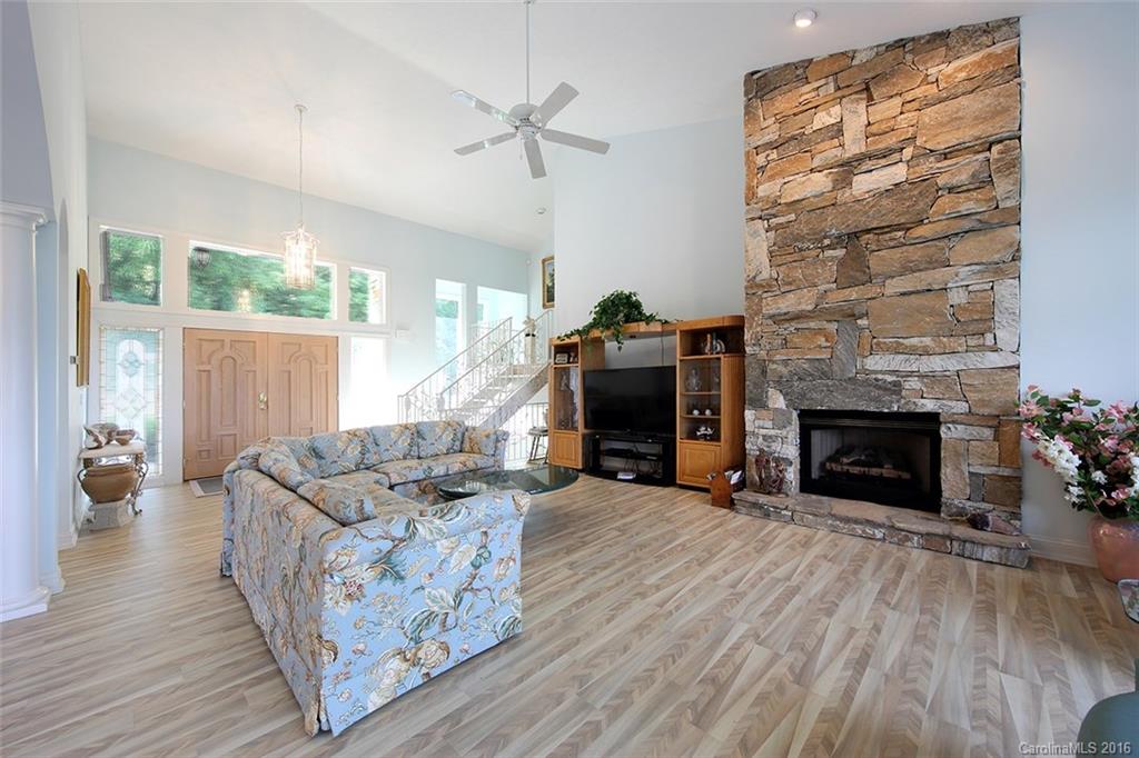 Laurel Ridge Country Club - Residential