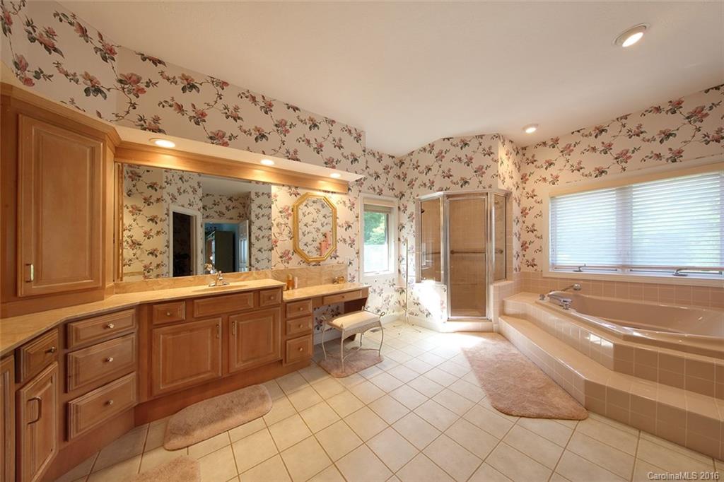 Laurel Ridge Country Club - Residential