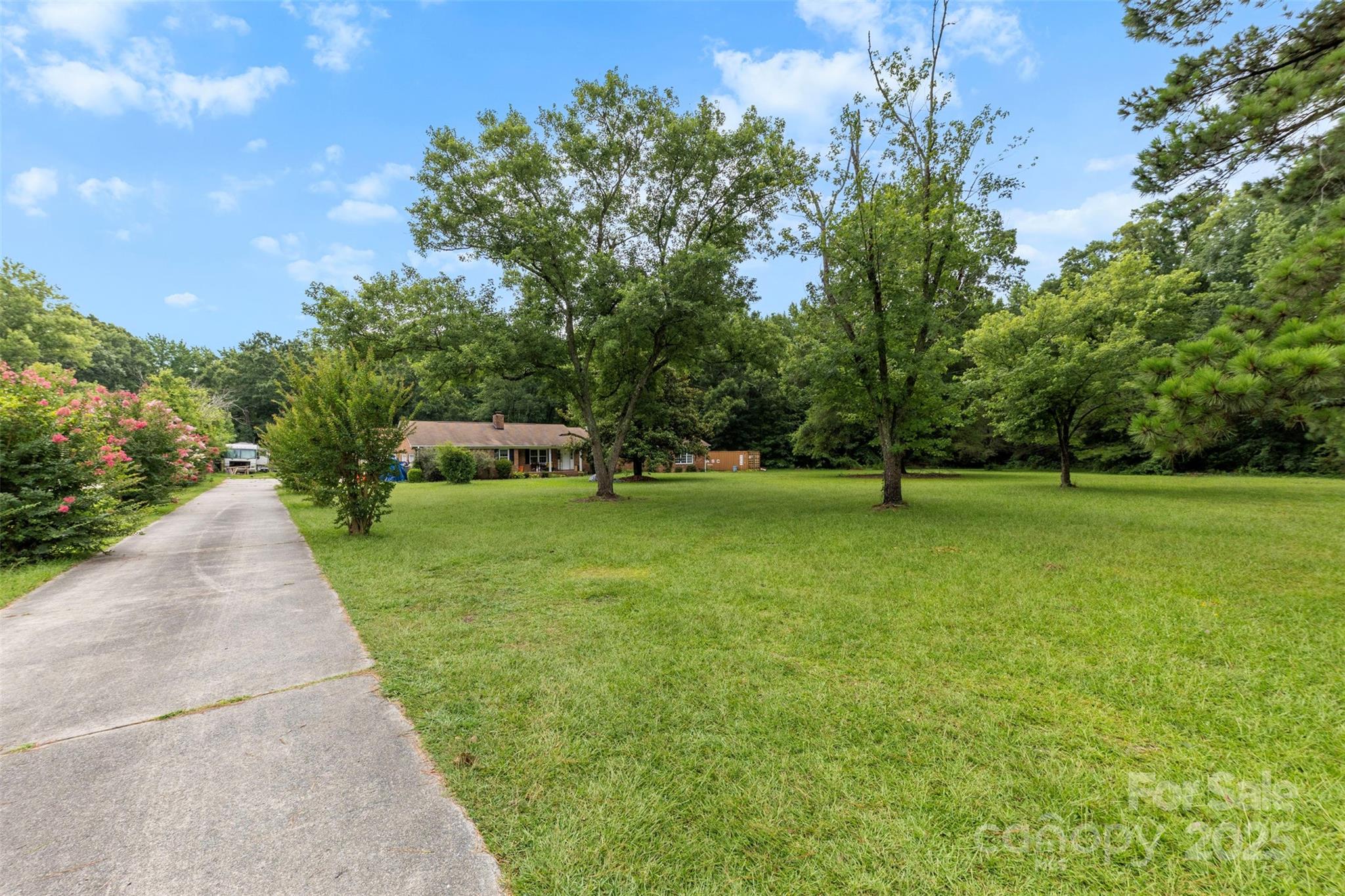 724 Catawba Circle N