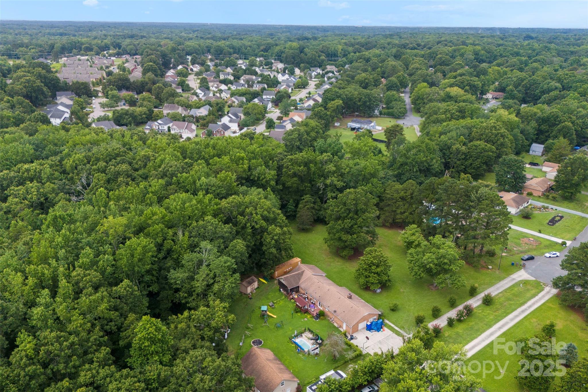 724 Catawba Circle N