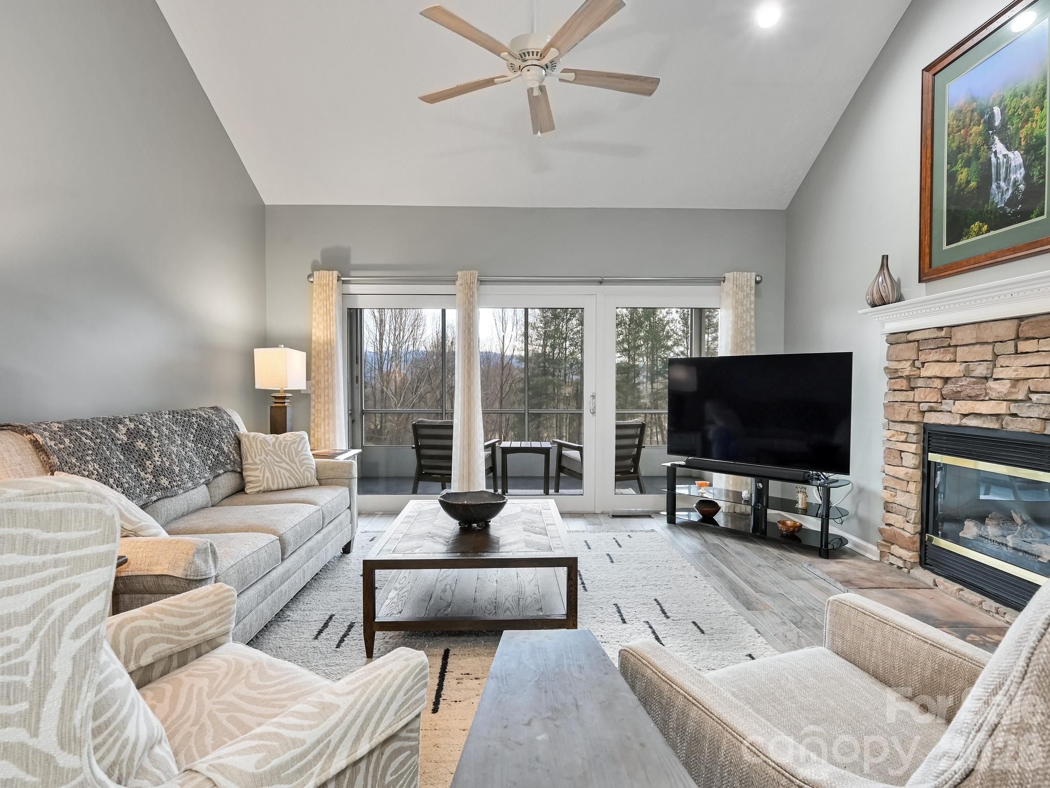 Cummings Cove - Residential