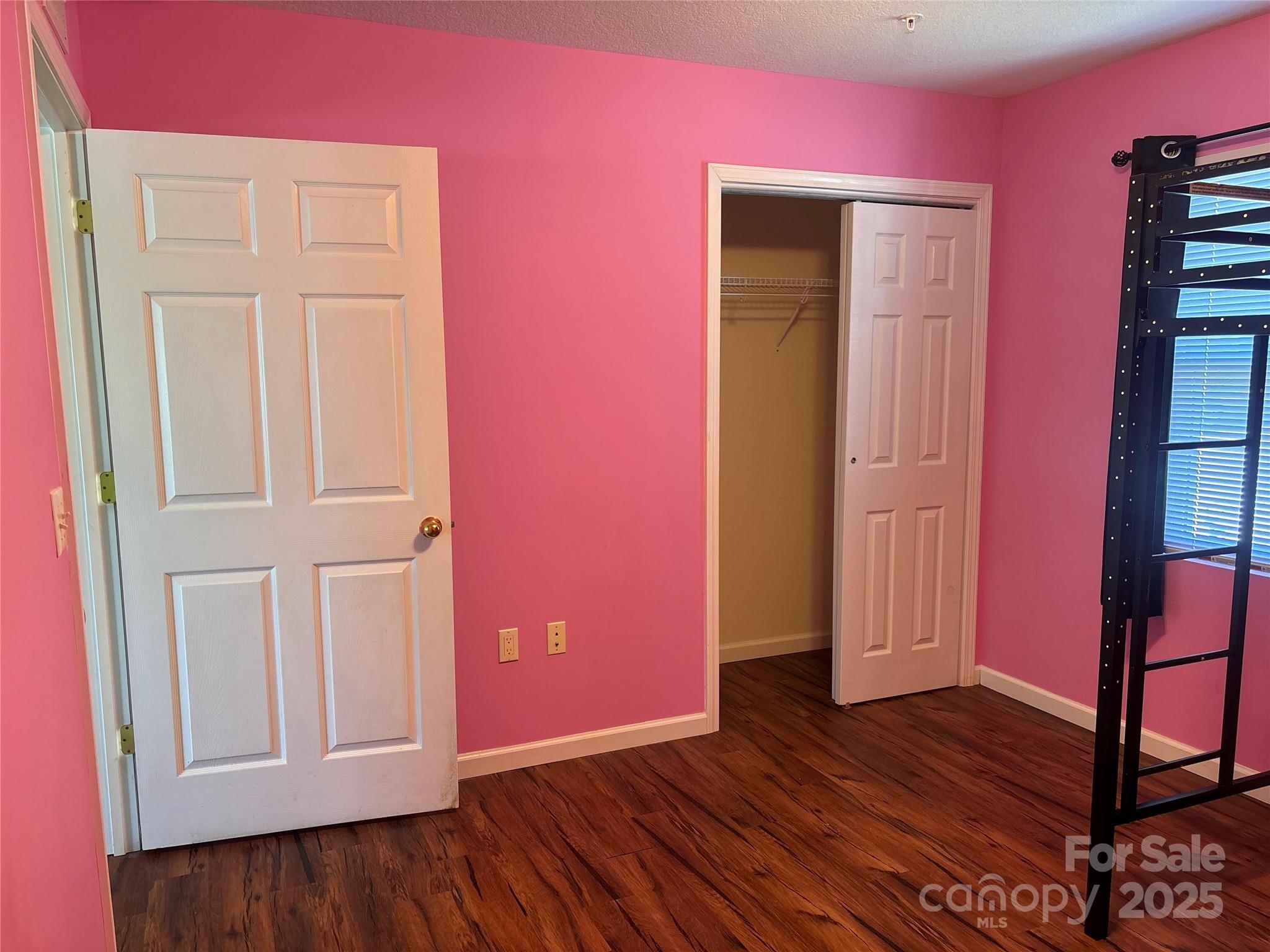 Dodd Meadows - Residential