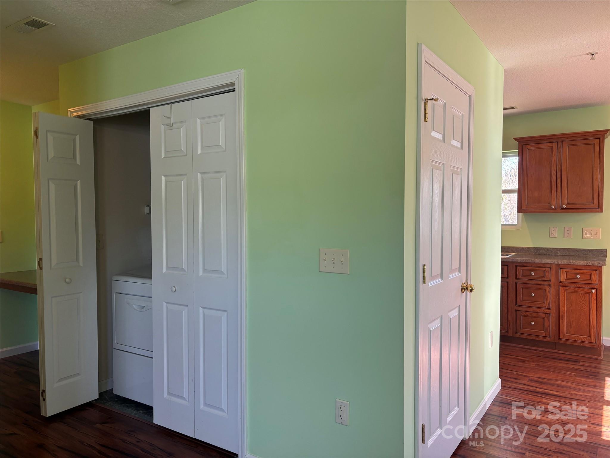 Dodd Meadows - Residential