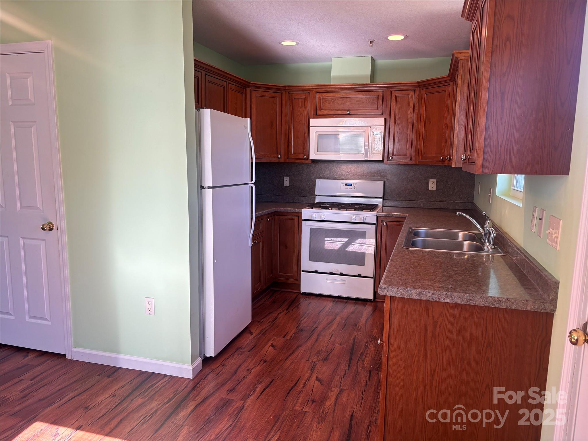 Dodd Meadows - Residential