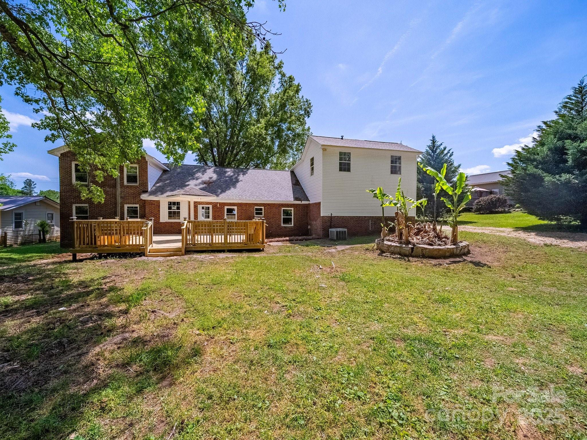 308 E Miller Street 1