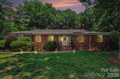 Photo of 6641 Brookmeade Drive, Charlotte, NC 28226 (MLS # 4384428)