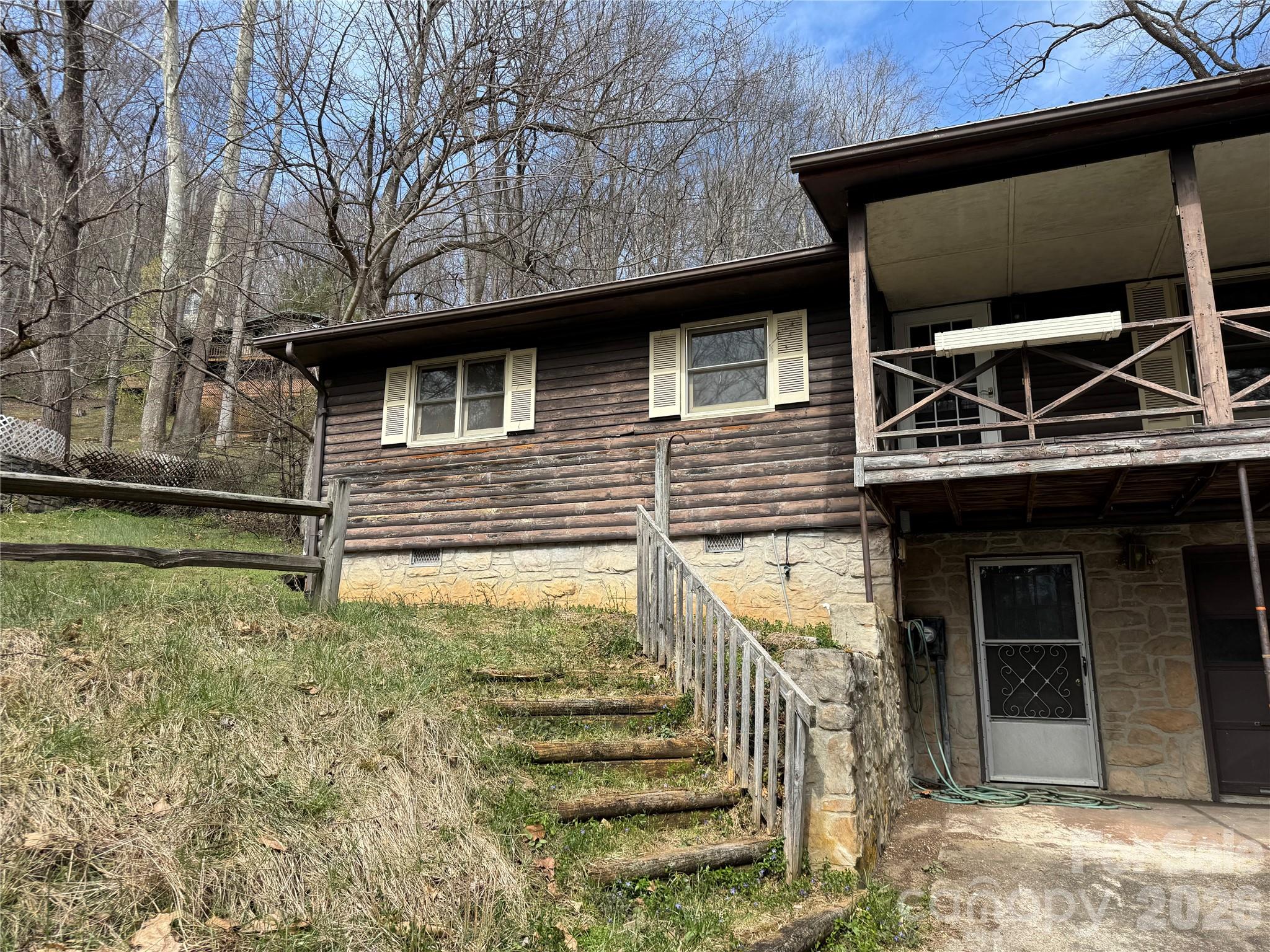 814 Mountain View Drive