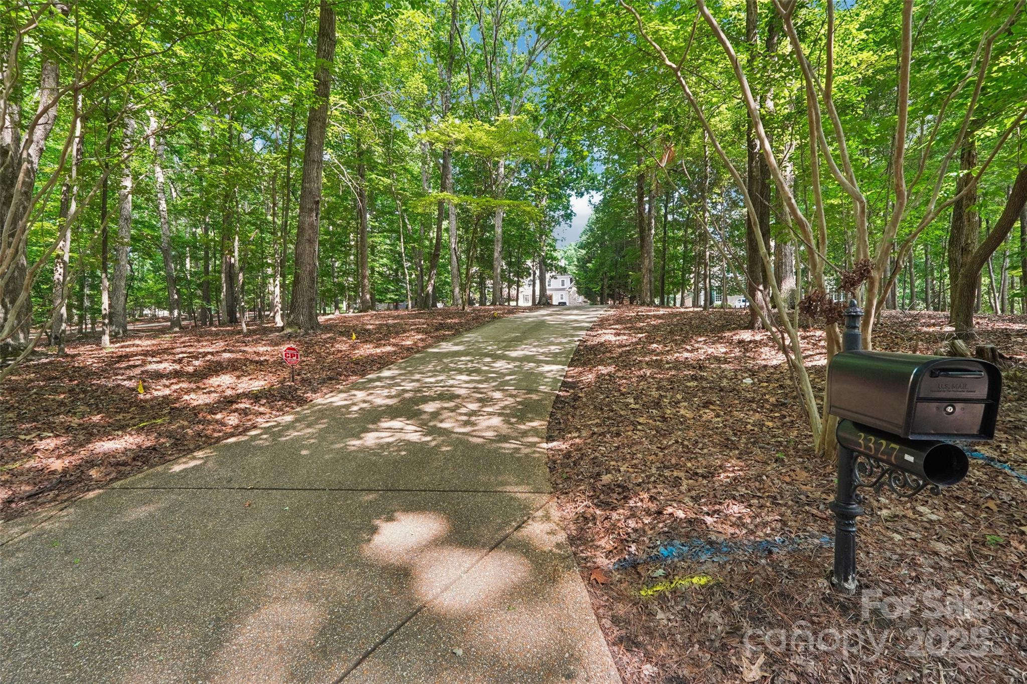 3327 Lakeside Drive