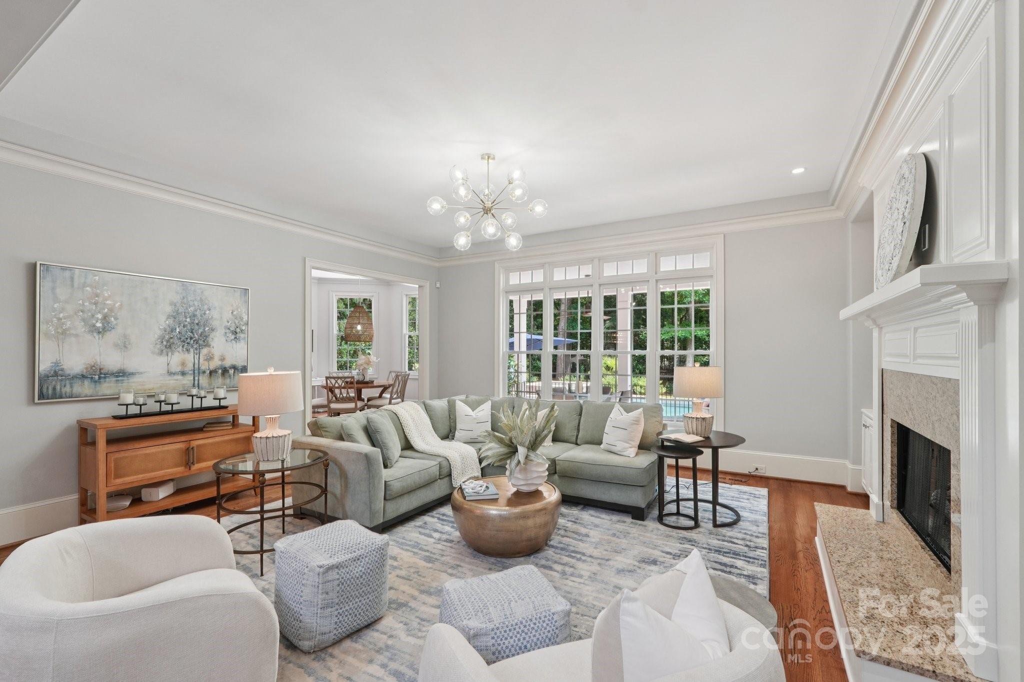3327 Lakeside Drive