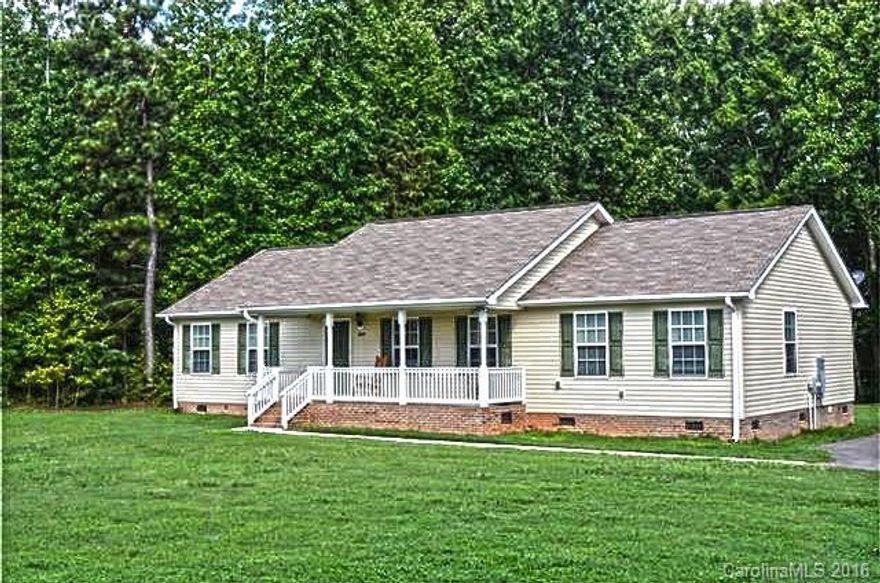 Look no further! This cozy 1,700 sq ft home sits on 1.5 acres with 3 bedrooms and 2 baths. Open floor plan. Rocking chair front porch. Spacious front yard. Master suite with his and her’s walk-in closets. Attic with pull-down stairs. Perfect for first time buyers. One owner, carefully maintained! Don't wait "Make this your home TODAY!"